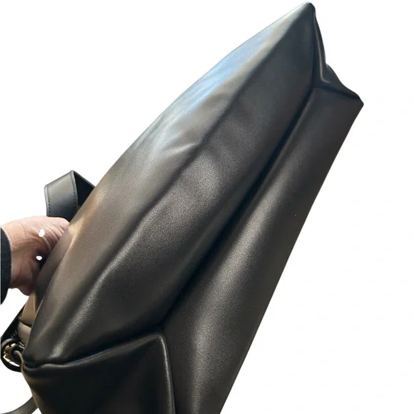 Black Leather Shoulder Bag - Picture 7 of 14